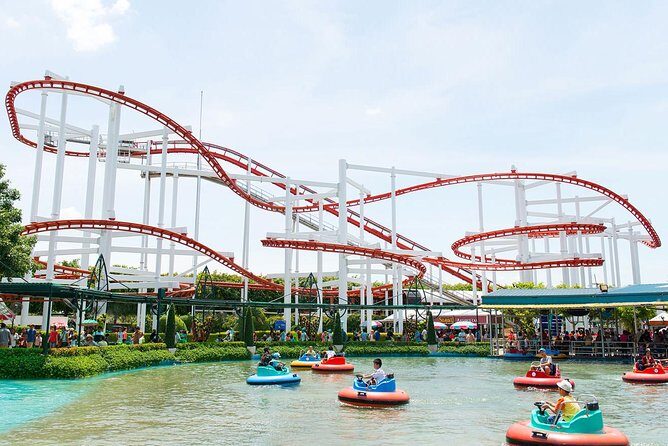 Bangkok Dream World Theme Park "Super Visa" Ticket (SHA Plus) - Snow Town and Its Unique Charm