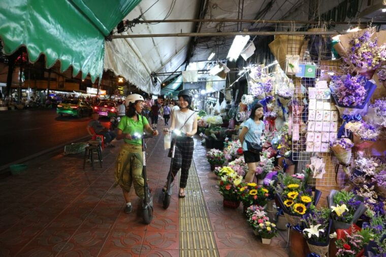 bangkok-e-scooter-night-tour-with-local-street-food