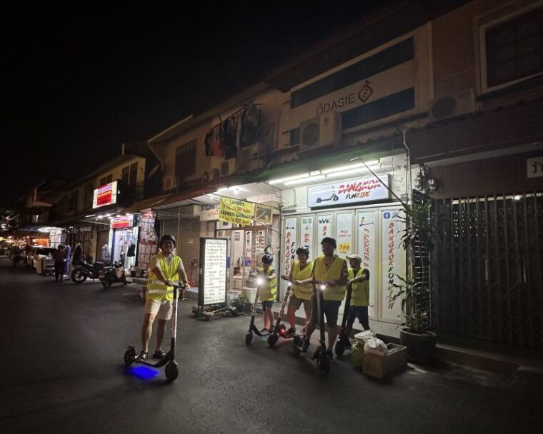 bangkok-electric-scooter-tour-by-night