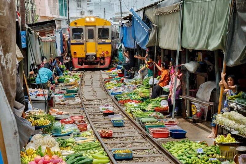 Bangkok: Famous Markets and Dragon Temple Guided Day Tour - Key Points