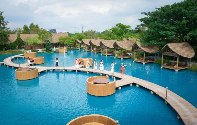 Bangkok: Floating Market, Phra Pathom Pagoda & Cafes Tour - An In-Depth Look at the Tour Experience