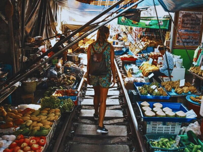 bangkok-floating-wonders-railway-magic