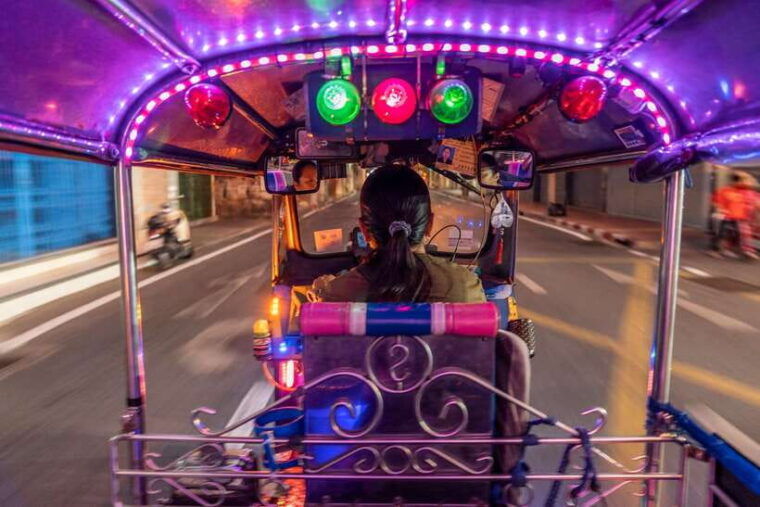 bangkok-flower-market-and-food-night-tour-by-tuk-tuk