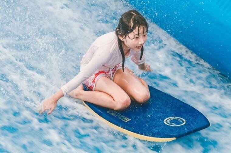 bangkok-fun-flow-riding-at-flow-house-bangkok