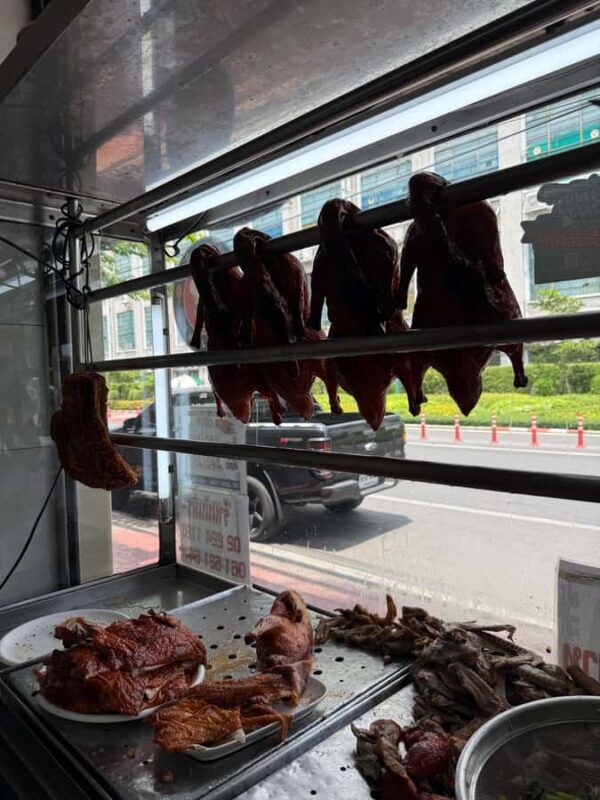 Bangkok: Giant Swing Street Food Tour with 15+ Local Dishes - Who Will Love This Experience?