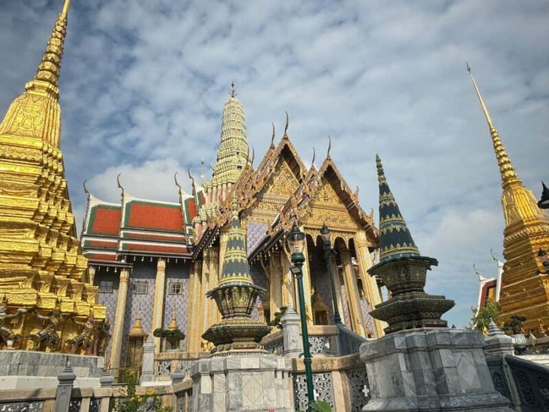 Bangkok: Grand Palace and Wat Phra Kaew Guided Walking Tour - Practical Details and Important Considerations