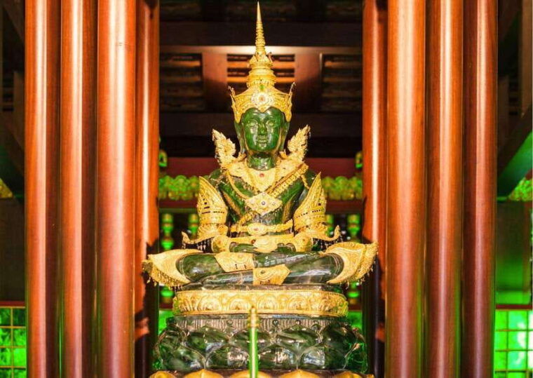 bangkok-grand-palace-emerald-buddha-entry-with-audioguide