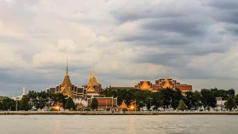 bangkok-grand-palace-wat-arun-and-marble-temple-tour