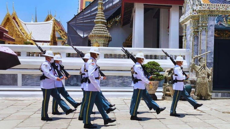 bangkok-grand-palace-wat-arun-giant-buddha-iconic-tour