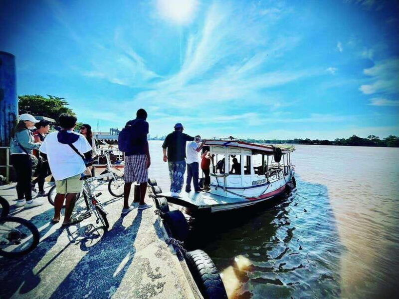 bangkok-green-oasis-guided-bike-tour-with-boat-ride