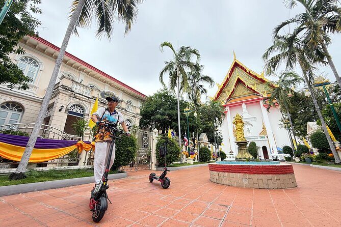 Bangkok: Guided E-Scooter Tour to Temples and Riverside - Key Points