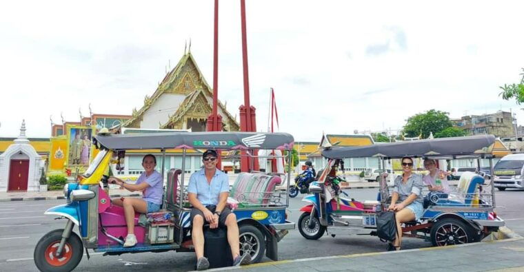 bangkok-guided-tour-in-a-typical-thai-tuk-tuk