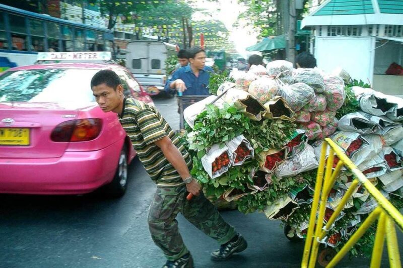 Bangkok: Historical Temples Tour & Hidden Bar at Sunset - Key Points