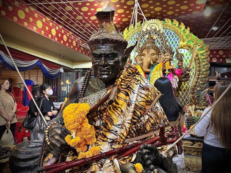 Bangkok; Huai Khwang Fortune Wealth & Career Blessing Tour - Deep Dive into the Sacred Sites