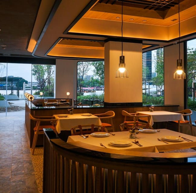 bangkok-jumbo-lobster-riverside-set-packages