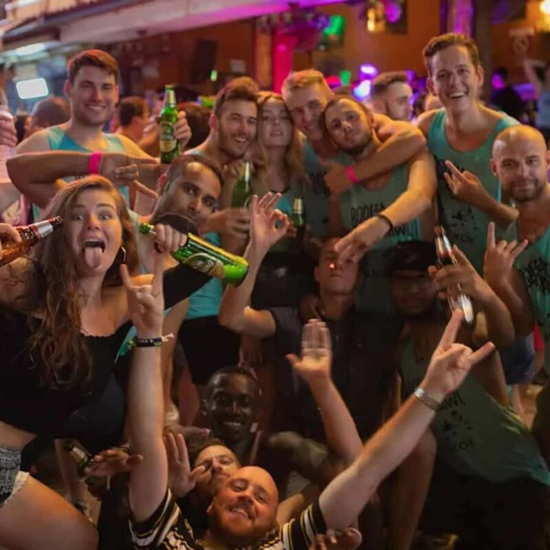 Bangkok: Khao San Road Pub Crawl with Free Shots & Entry - Why This Tour Works for Different Travelers