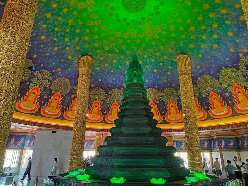 bangkok-longtail-boat-canal-tour-to-wat-arun