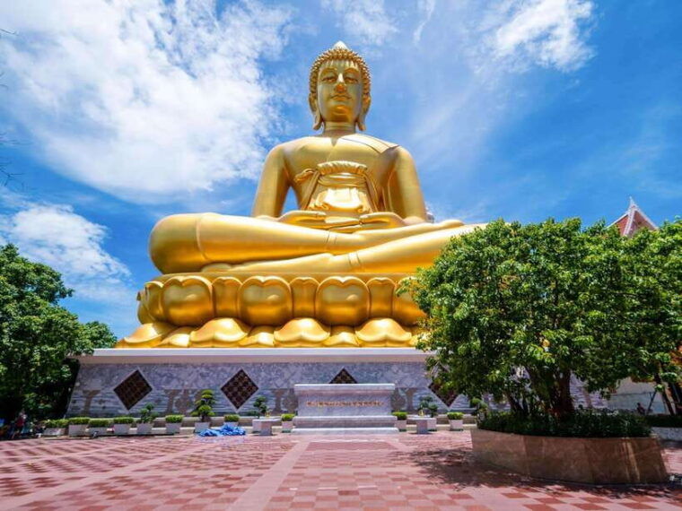 bangkok-longtail-boat-canal-tour-to-wat-arun