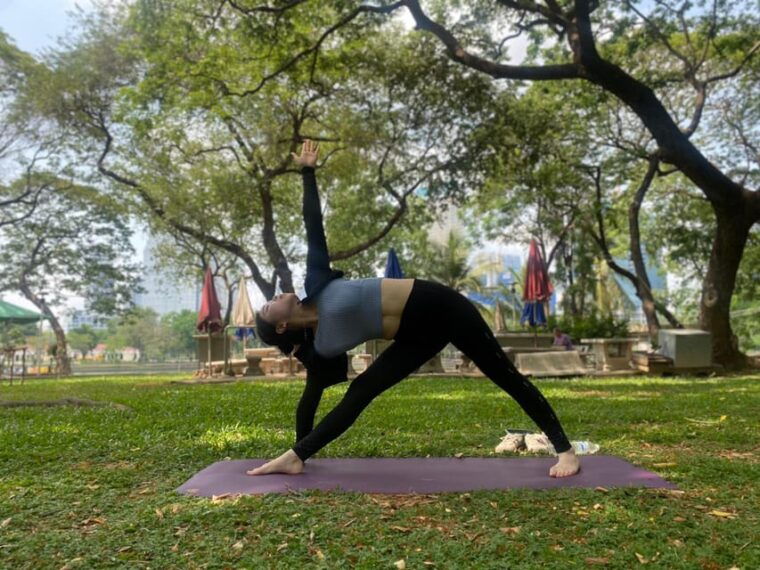 bangkok-lumpini-park-yoga-experience