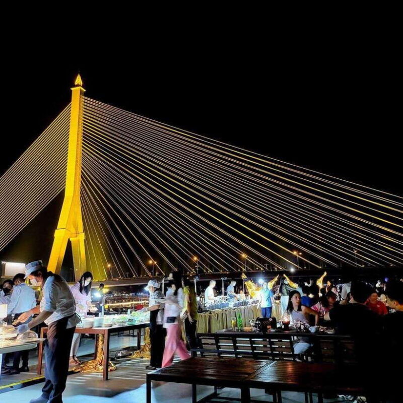 bangkok-luxury-white-dinner-cruise-free-flow-beer-and-wine