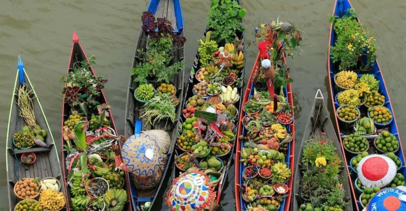 bangkok-maeklong-railway-amphawa-floating-market-tour