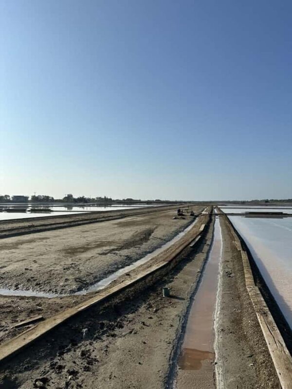 Bangkok: Maeklong Railway and Floating Market Tour - Discover Thailand’s Unique Charm: Maeklong Railway & Floating Market Tour