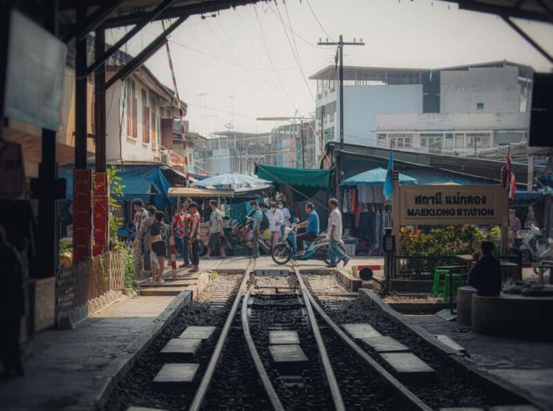 Bangkok: Maeklong Train Market & Floating Market Day Tour - FAQs