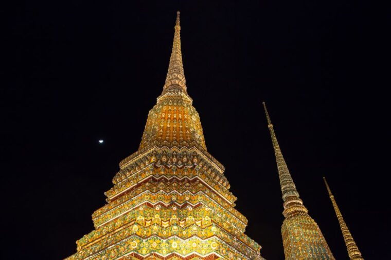 bangkok-markets-temples-and-food-night-tour-by-tuk-tuk