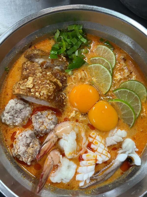 Bangkok Michelin Tastes & Viral Eats -BanthatThong Food Tour - Potential Drawbacks or Considerations