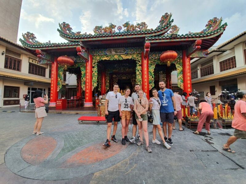 bangkok-must-things-to-see-in-china-town-small-group