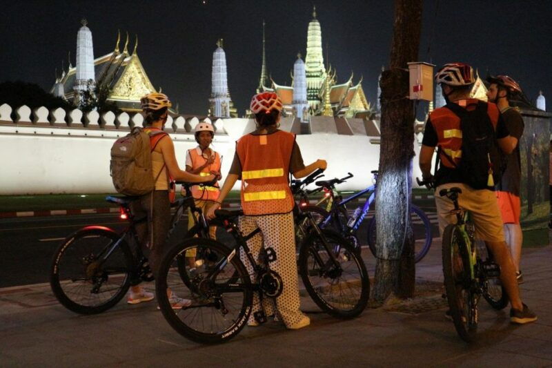 bangkok-night-bike-ride-and-dinner-at-a-local-restaurant