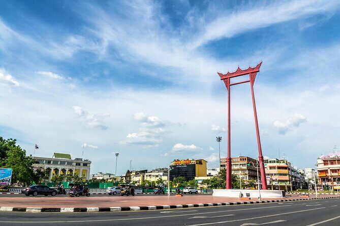 Bangkok Night Tour By TUK-TUK Visiting Wat Pho & Giant Swing (Private) - Key Points