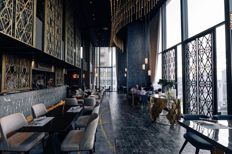 bangkok-nimitr-rooftop-by-137-pillars