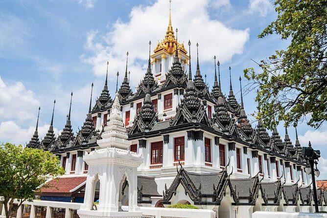 Bangkok Old Town Tour : Wat Suthat, Wat Saket & Wat Ratchanadda - Climbing the Golden Mount at Wat Saket