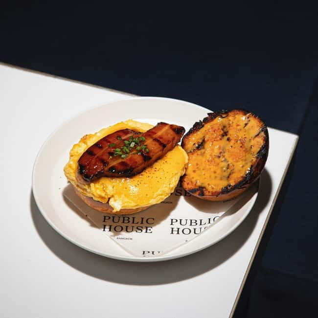 Bangkok: Open Bar l Public House Sukhumvit 31 Hotel - Bangkok: Open Bar at Public House Sukhumvit 31 Hotel