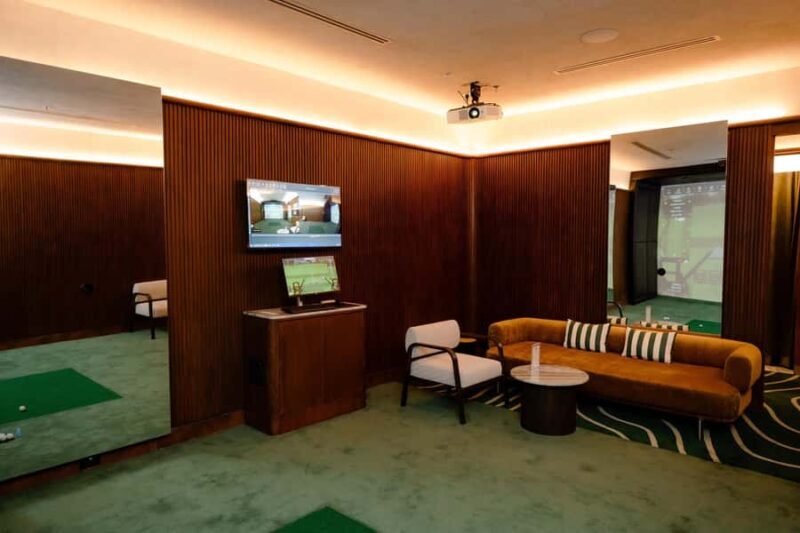 Bangkok: Premium Indoor Golf Simulator Experience - Key Points