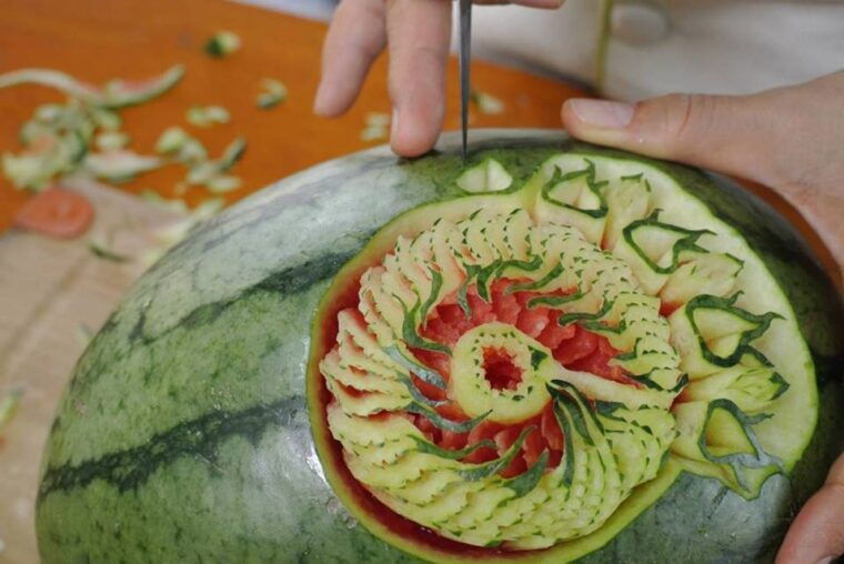 bangkok-professional-thai-fruit-and-vegetable-carving-class