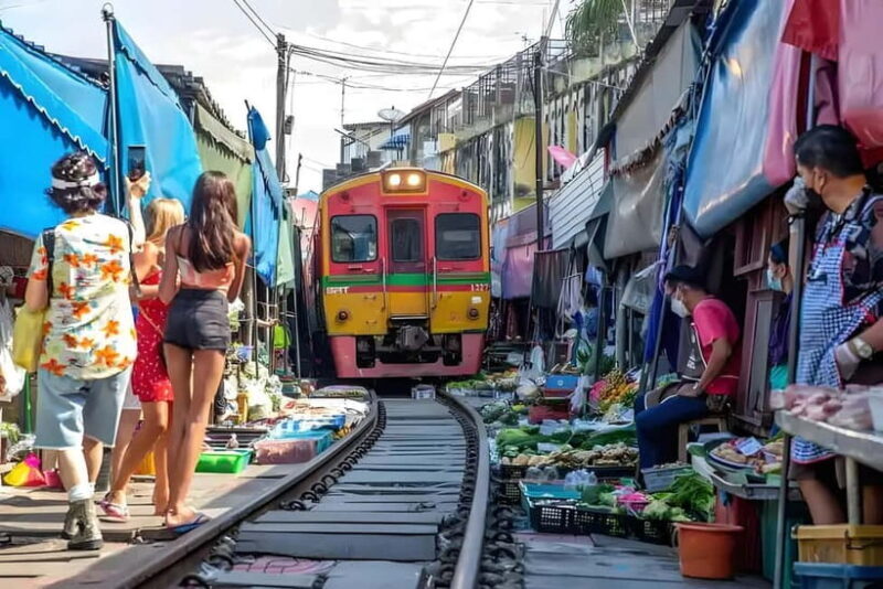 Bangkok: Railway, Floating Market & Chao Phraya Cruise Tour - Key Points