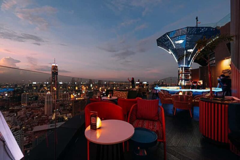 Bangkok: Red Sky 57th Floor COCOA XO Bar - Exceptional Service and Atmosphere
