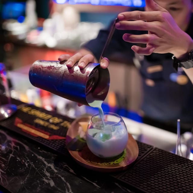 bangkok-redsquare-rooftop-bar-at-novotel-sukhumvit-4