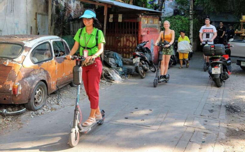bangkok-riverside-e-scooter-adventure-with-streetfood-snack