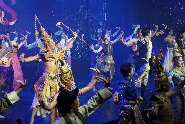 bangkok-royal-galaxy-dinner-cruise-with-siam-fantasy-show