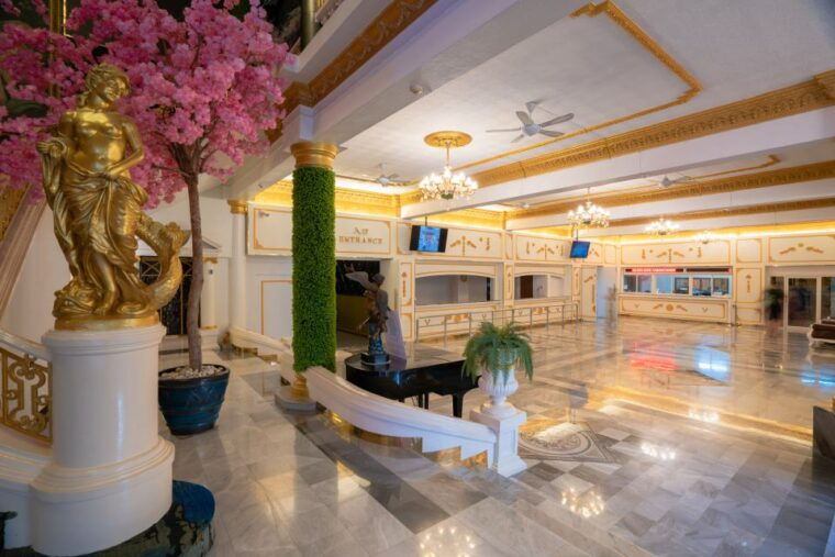 bangkok-skip-the-line-golden-dome-cabaret-show-tickets