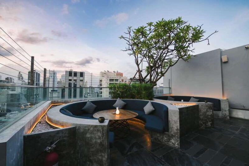 bangkok-sky-on-20-rooftop-bar-with-free-flow-drinks