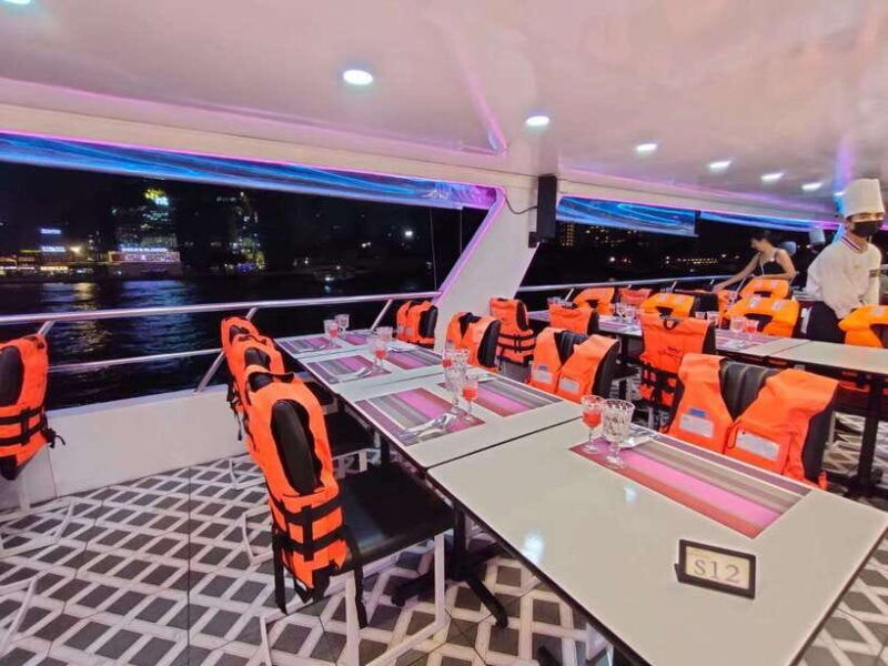 bangkok-smile-riverside-dinner-cruise