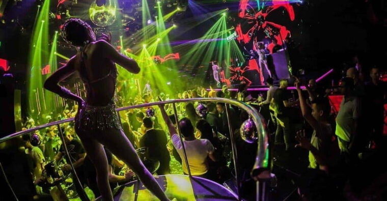 bangkok-soi-cowboy-nana-soi-11-rooftops-clubs-go-gos