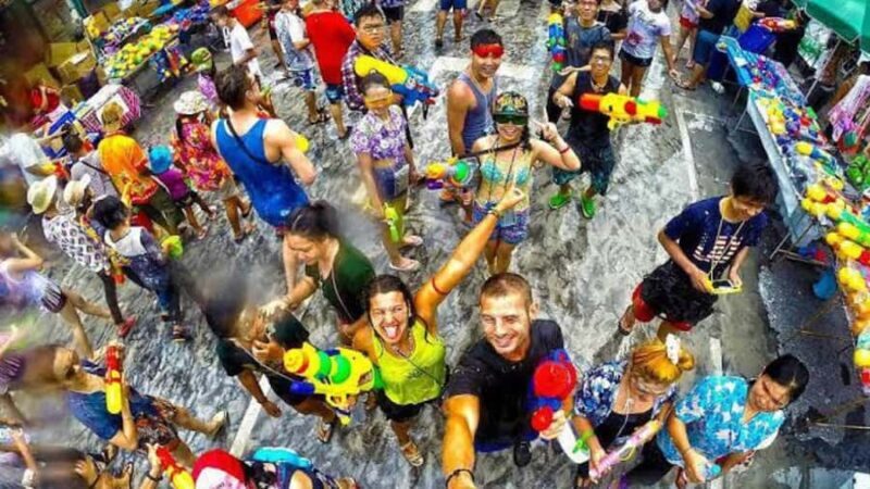 Bangkok: Songkran 2026 Pub Crawl by Tuk-Tuk with Drinks - Detailed Breakdown of the Itinerary