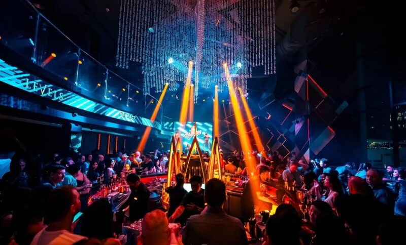 bangkok-sukhumvit-district-bar-and-club-crawl-with-shots