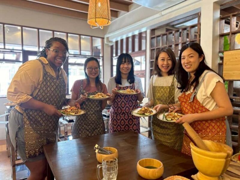 Bangkok: Thai Cooking Class With 4 Dishes & Thai Drink - Practical Details and Logistics