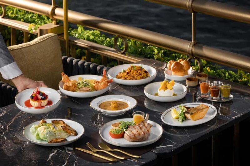 Bangkok : The Crystal Grill House at Asiatique F&B - Key Points